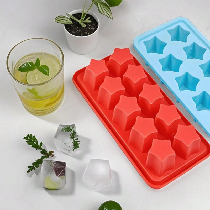 Kitchen Gadgets Plus - قوالب مكعبات الثلج على شكل نجمة