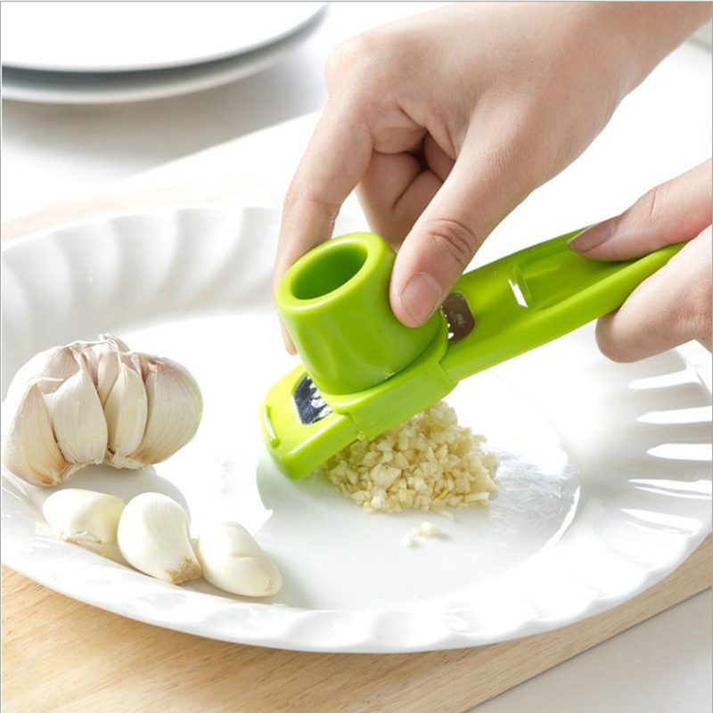 Kitchen Gadgets Garlic - 1 حزمة مطحنة الثوم الصغيرة الإبداعية