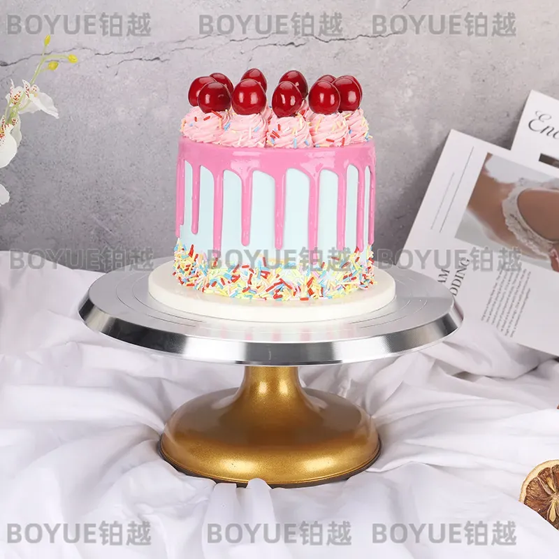 منصة دوارة للكيك من سبائك الأل - مراجعة Cake Decorating Turntable وسعره
