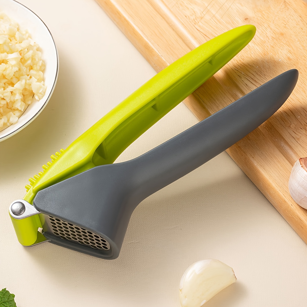 قطعة واحدة من عصارة الثوم اليد - مراجعة Kitchen Gadgets Garlic وسعره